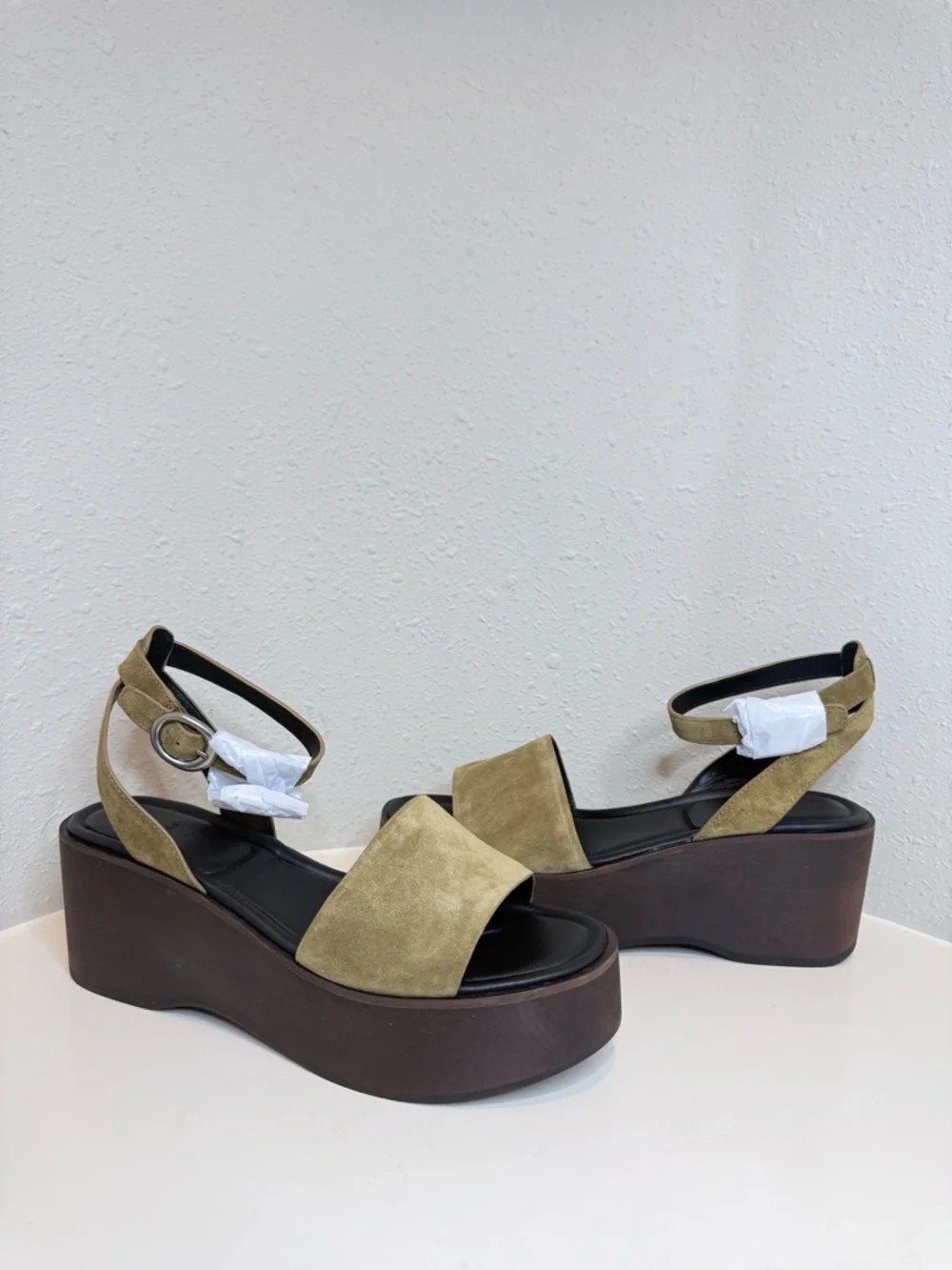 Vince Phillipha Olive Chocolate Platform Leather Women’s Sandal Size 9.5 NIB